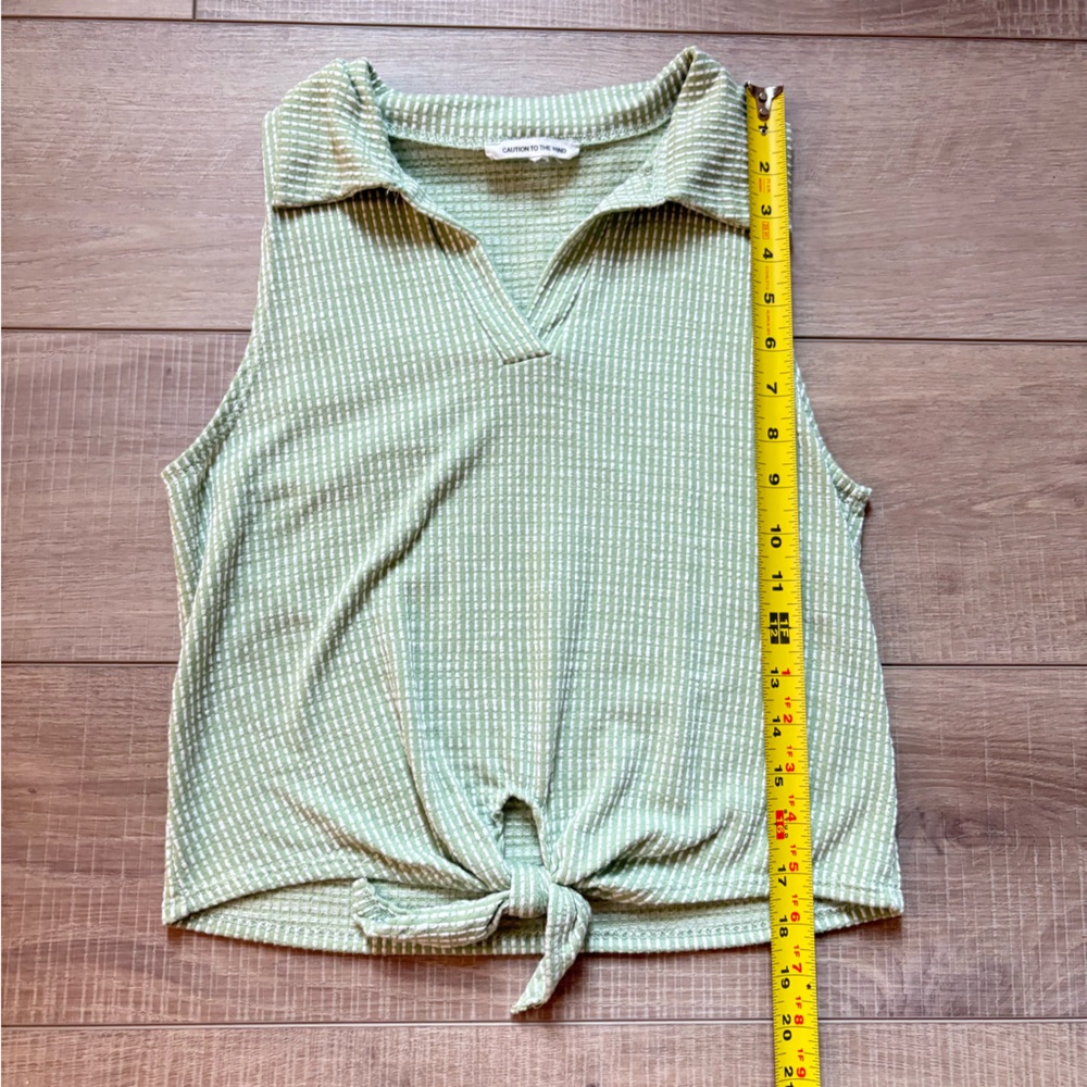 Urban outfitters caution to the wind Green Textured Women's Top - Picture 4 of 5